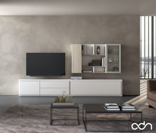 Salón con mueble para televisión con estanterías y vitrina colgadas
